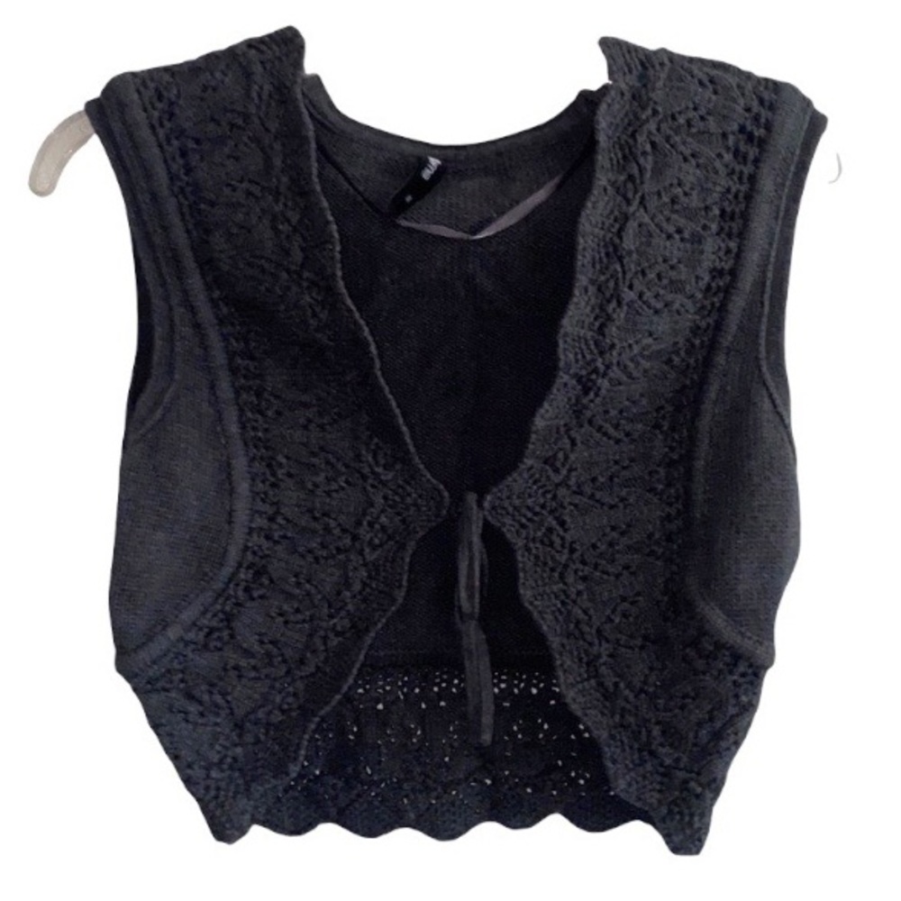 ⭐️Cropped knit vest with front tie closure